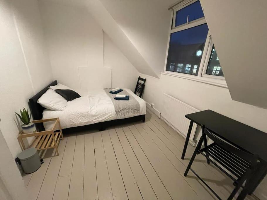 Spacious 2 Bedroom On Tower Bridge Londres Extérieur photo